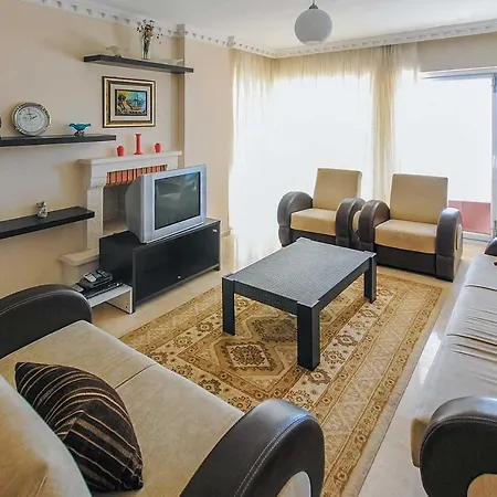 Villa Sleeps 6 Air Con Wifi