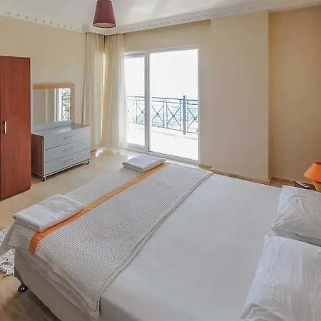 Sleeps 6 Air Con Wifi *